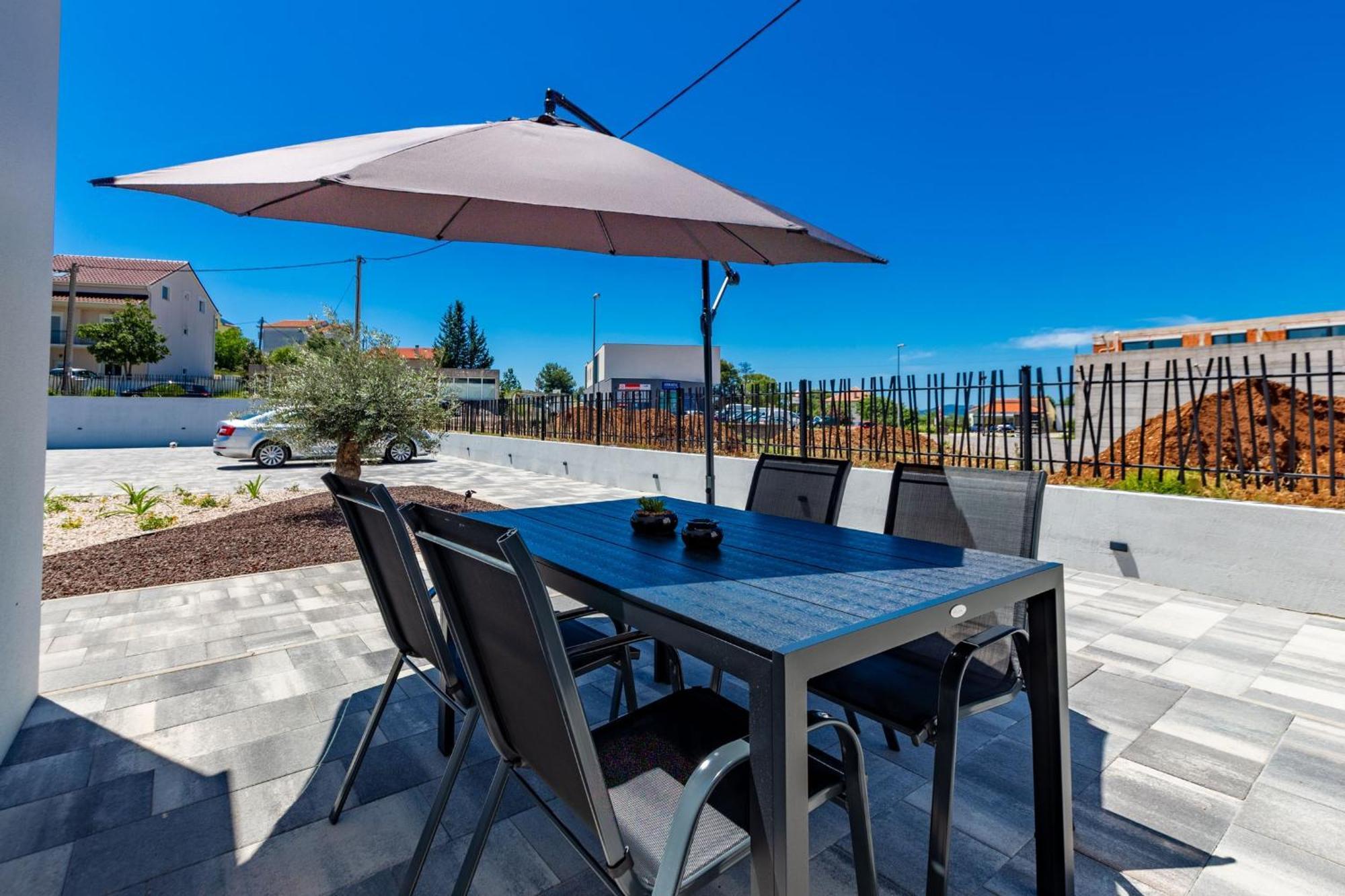 Casa Mia Apartments With Parking زادار الغرفة الصورة