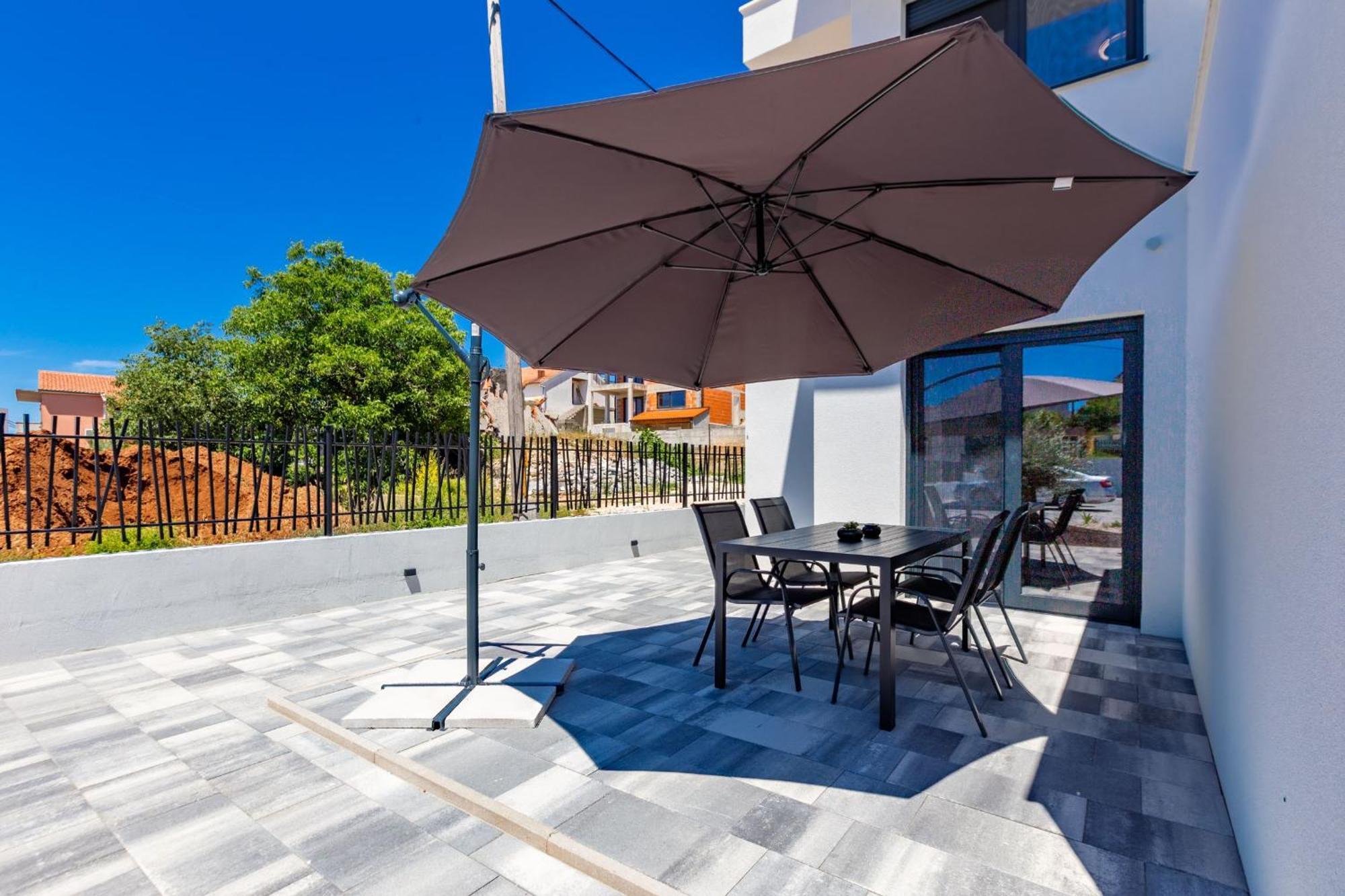 Casa Mia Apartments With Parking زادار الغرفة الصورة